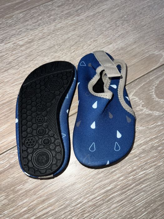 Papuci  de  apa