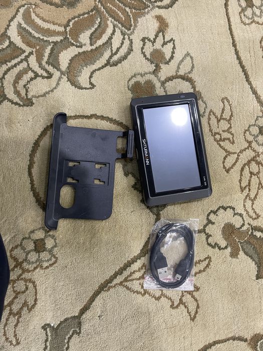 Srochna sotiladi GPS navigator!!