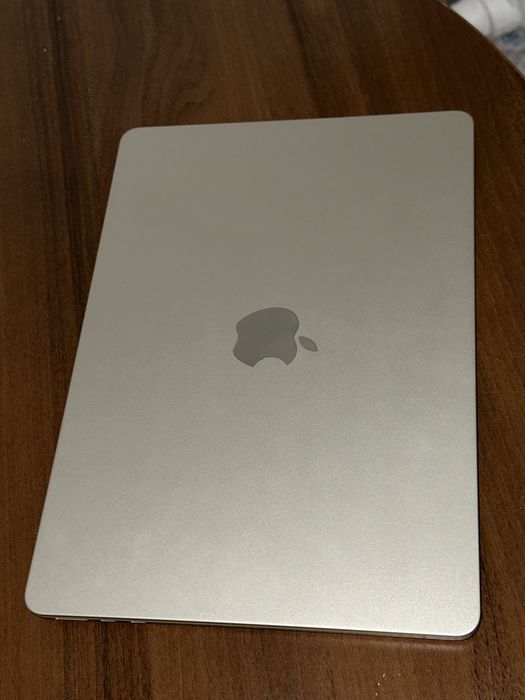 MacBook Air M3 2024 8/256 — 100% батарея, идеал