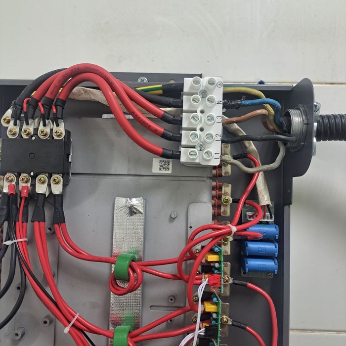 Электрик квалифицированный