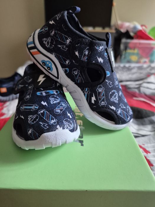 Пантофи за момче