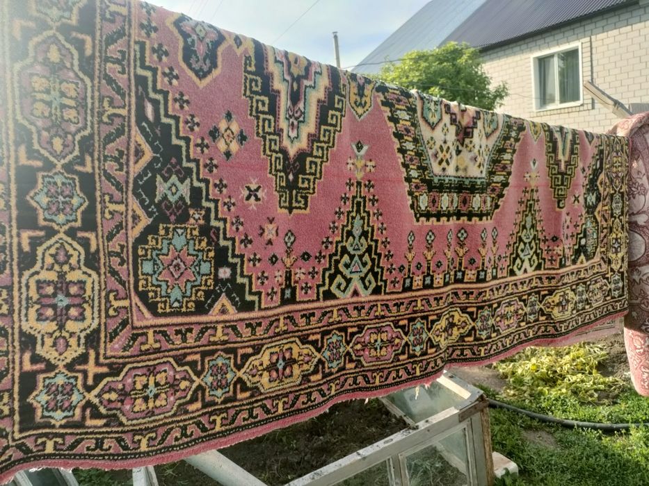 Продам коверы 2 плюс один бесплатно