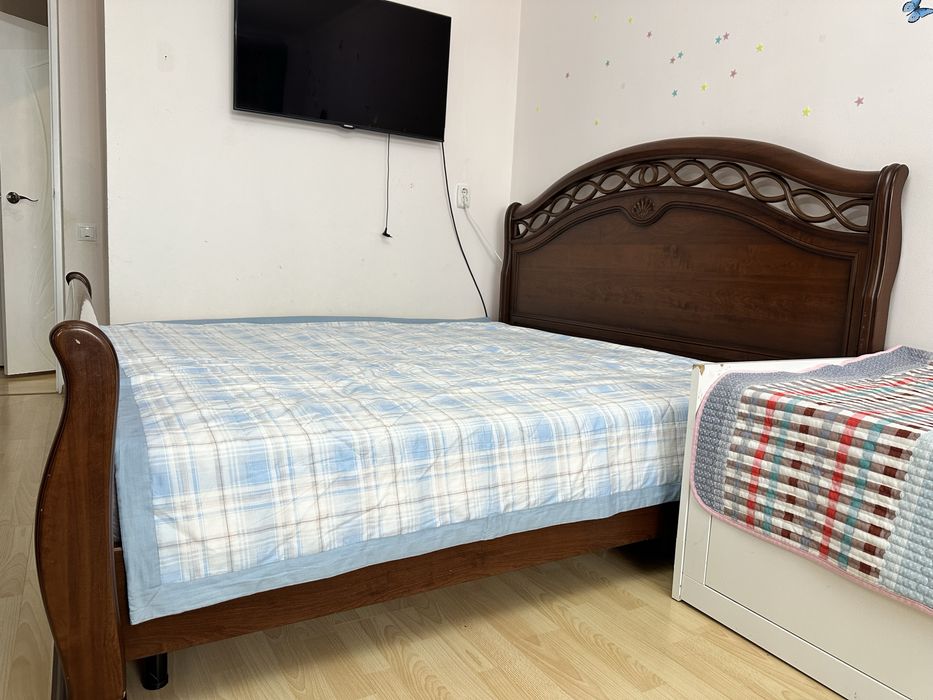 Продам спальный гарнитур