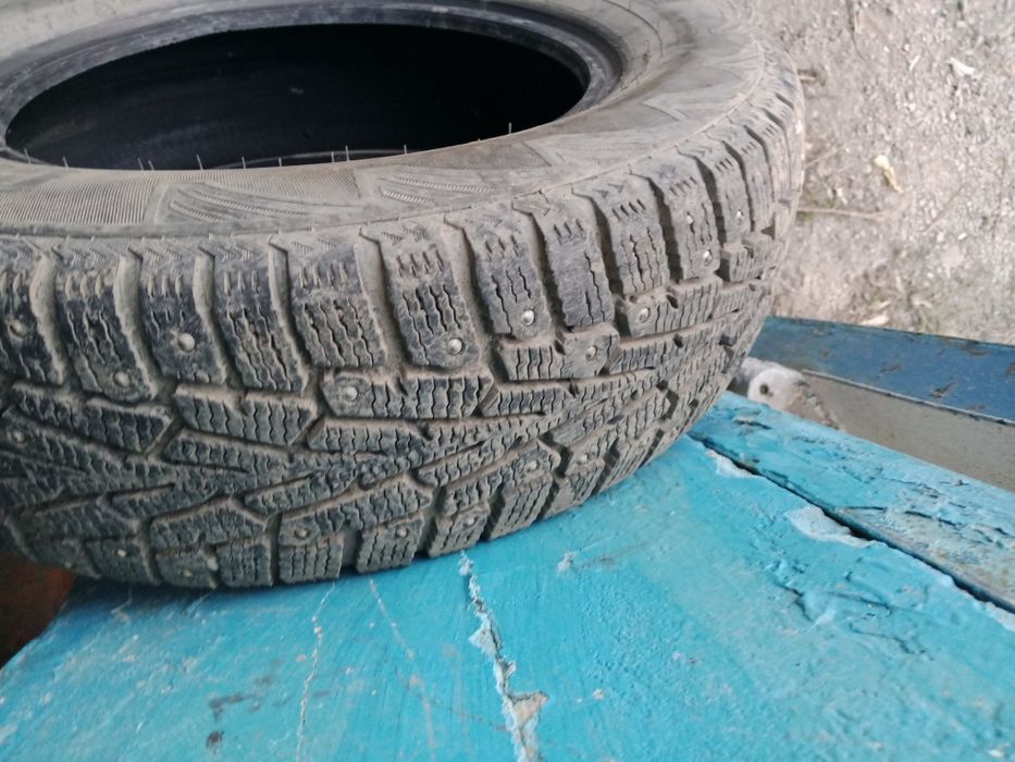 Продам зимние резину.