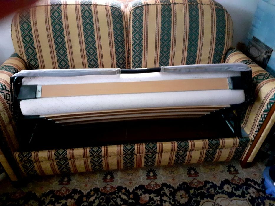 Canapea extensibila 2 locuri