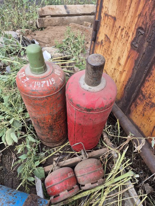 Продам баллоны кислородные и газовые.