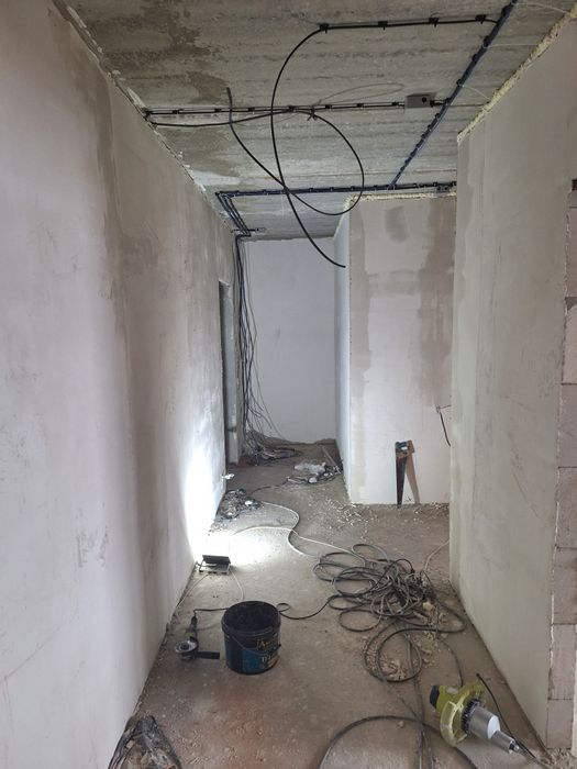 Вытяжка стен и потолков