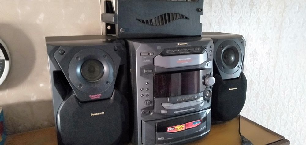 Музыкальный центр