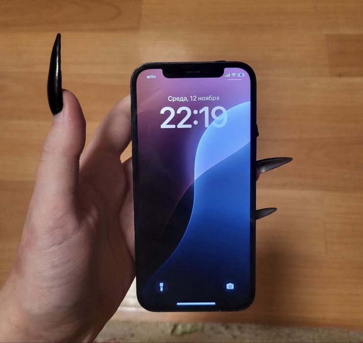 Продам iphone 12 128гб