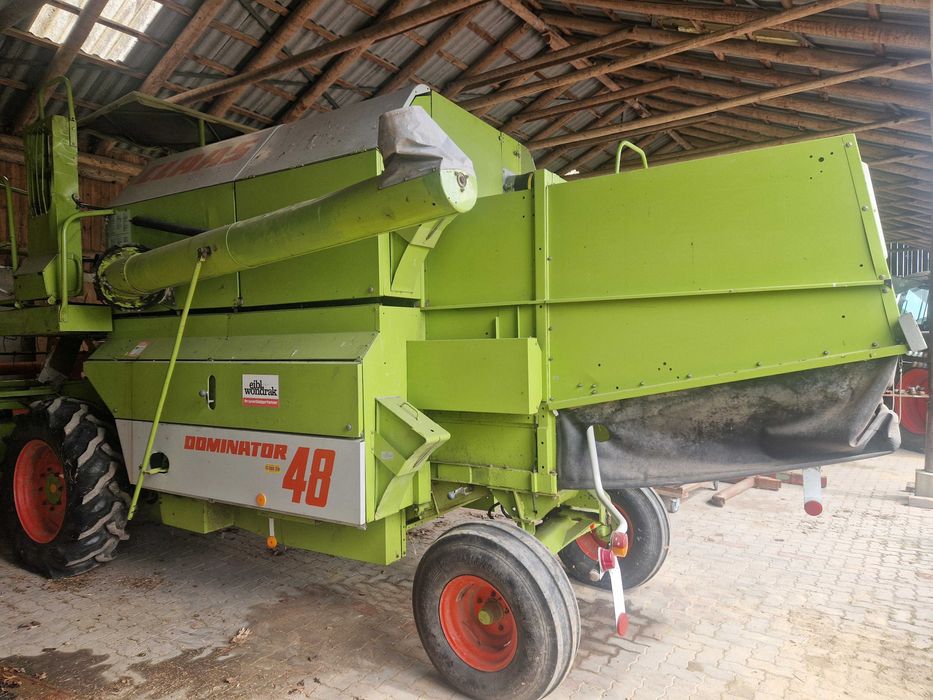 Combina Claas Dominator 48