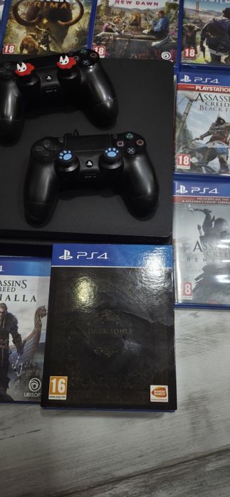 Playstation 4 slim 1 TB + 2 джойстика + 5 игри