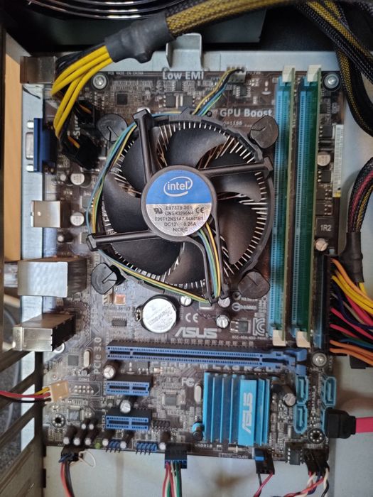 Asus PC i5-3570 3.40GHz компютър с монитор