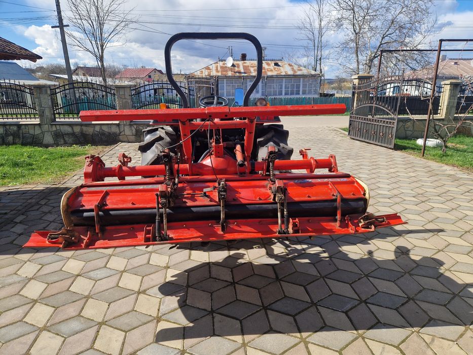 Tractor Yanmar 30 cp cu freză