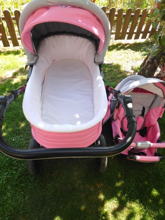 Бебешка количка DANCO