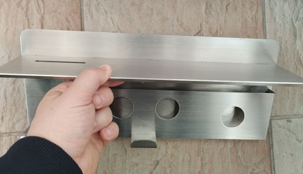 hairdryer holder ideal pentru saloane de infrumusetare, este produs no