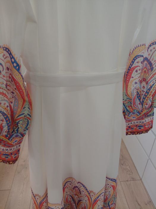 Продам платье на 46 /48  одевала один раз