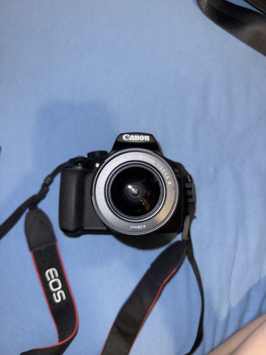 Фотоапарат Canon 1300D