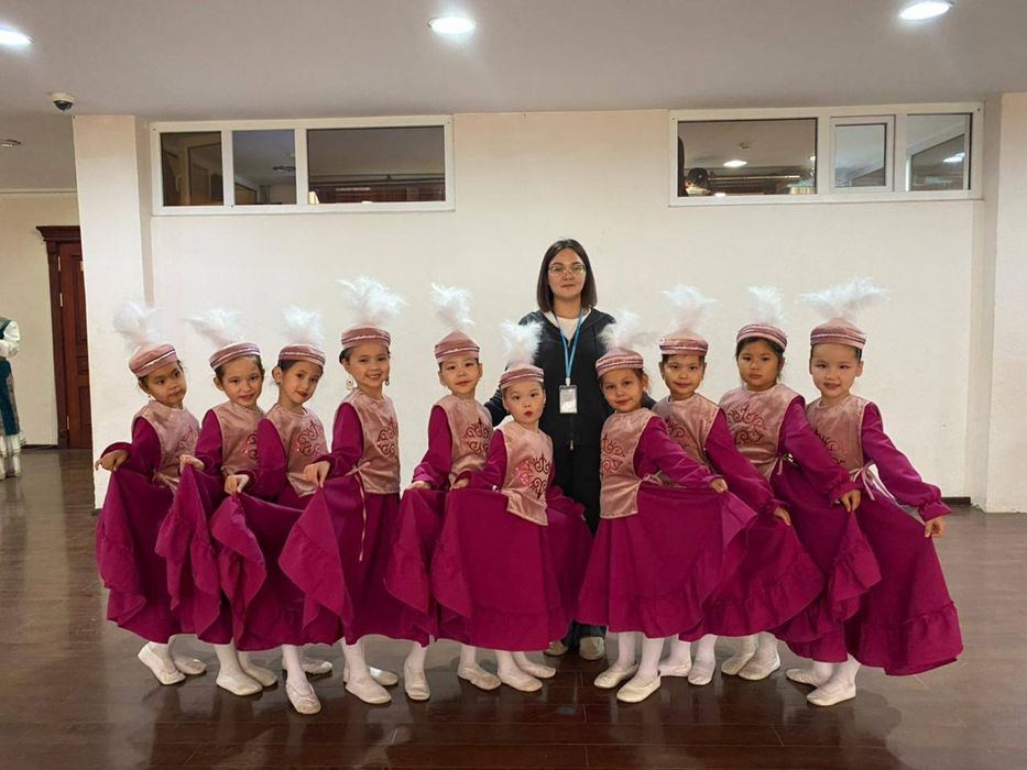 Тройка для девочек 7-8лет продам 5000тг