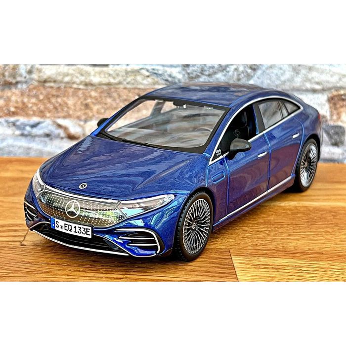 Мaisto sp edition кола mercedes-benz eqs 2022 1:24 синя и сива