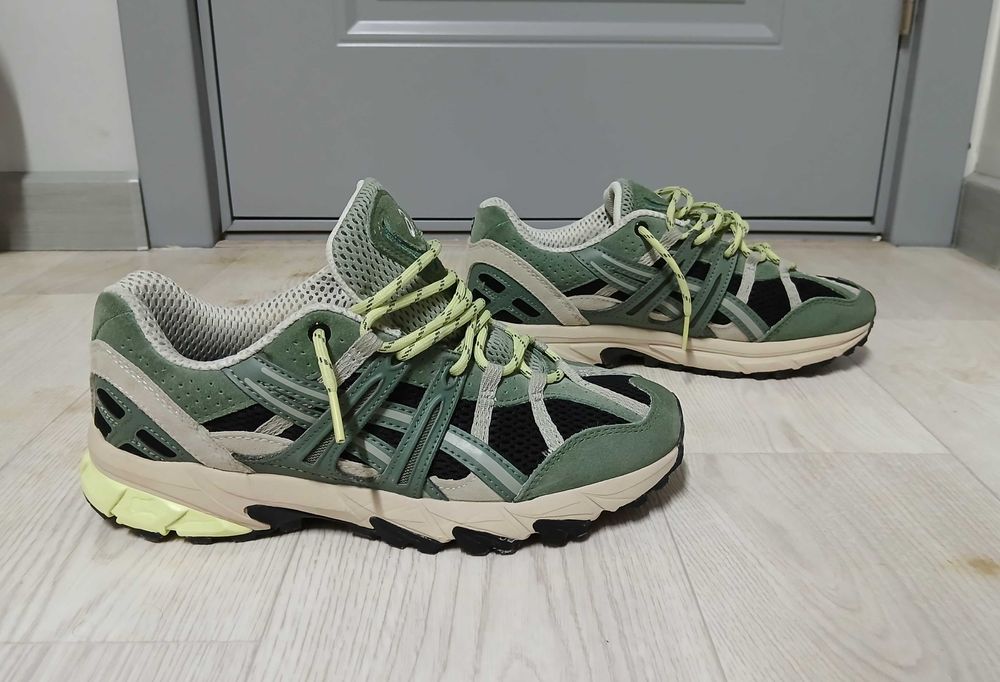 Продам кроссовки от Asics