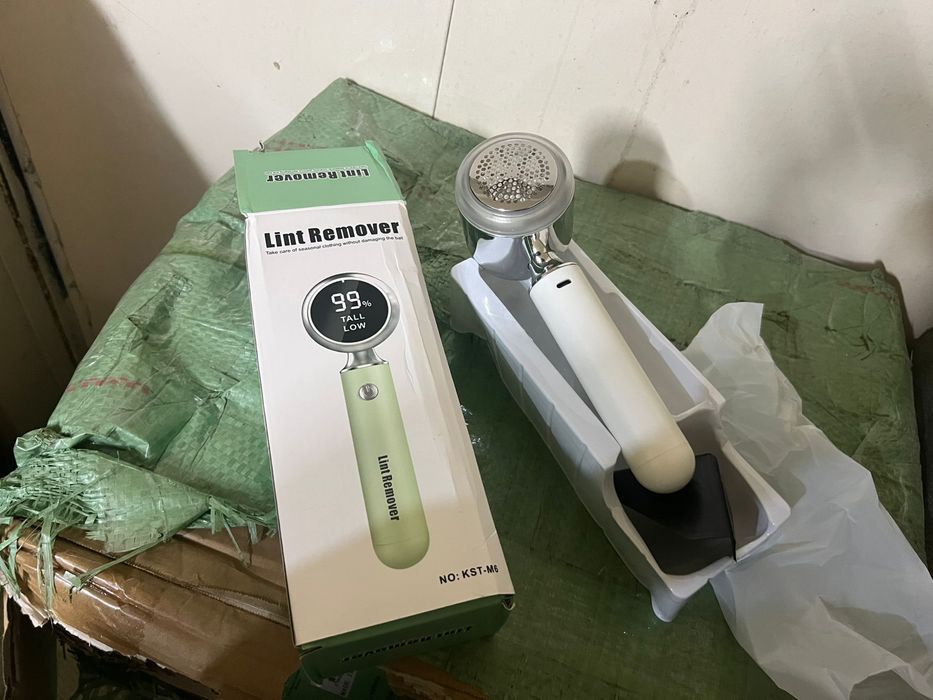 Indepartor de scame , aspirator pentru masina , spray bottle, etc..