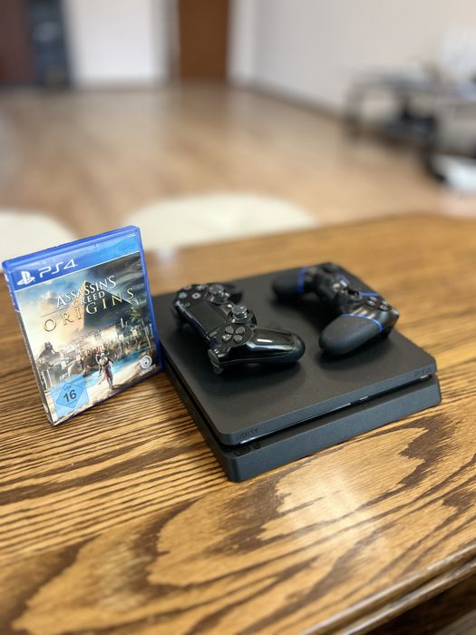 КОНЗОЛА PS4 с оригинален контролер