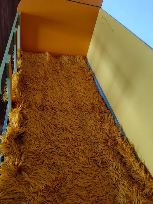 Двуетажно легло и гардероб