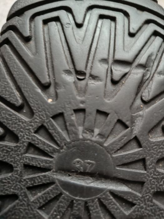 Продам уги женские 1000