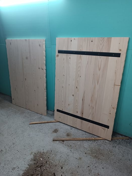 Трапезни маси и плотове за маси