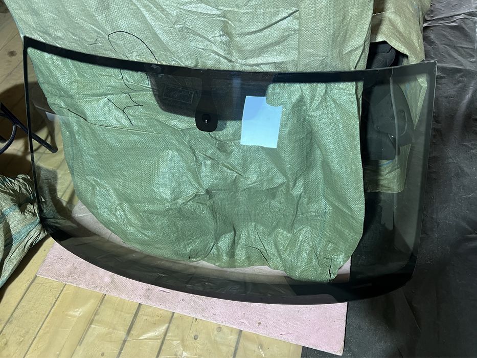 Parbriz passat b8 cu senzori loc de senzori de ploaie si lumini