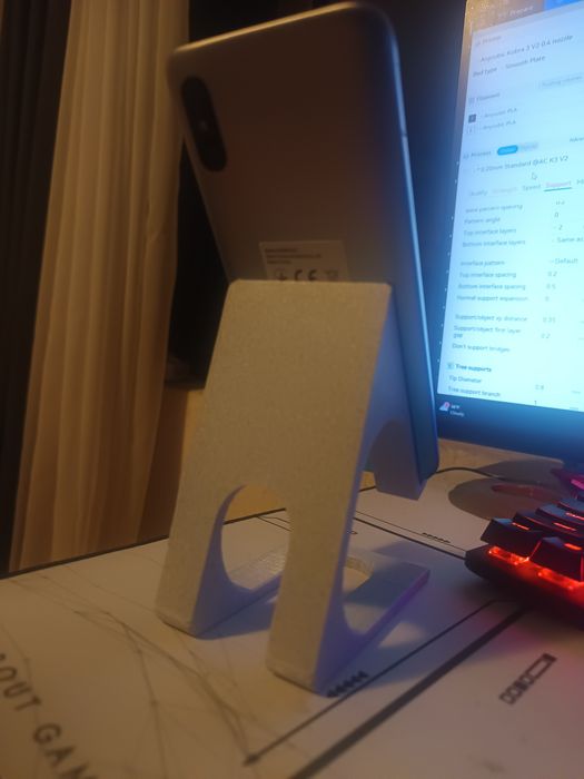 Suport telefon printat 3D