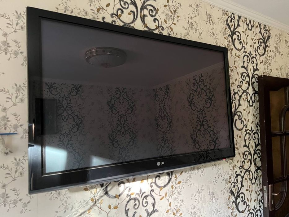 LG televizor 50 talik