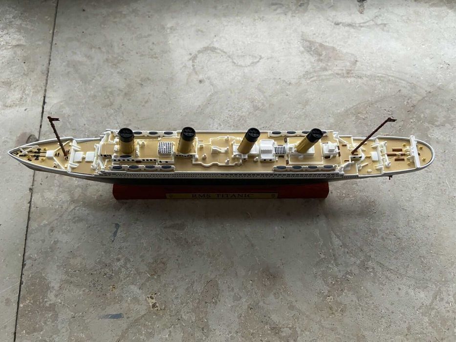 se vinde macheta vapor RMS TITANIC atlas model