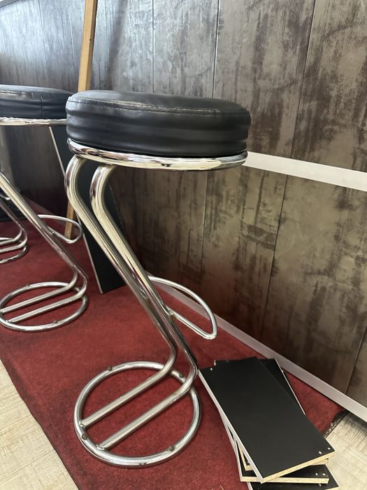 Продаю барные стулья