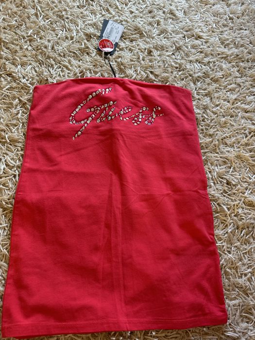 top Guess cu eticheta