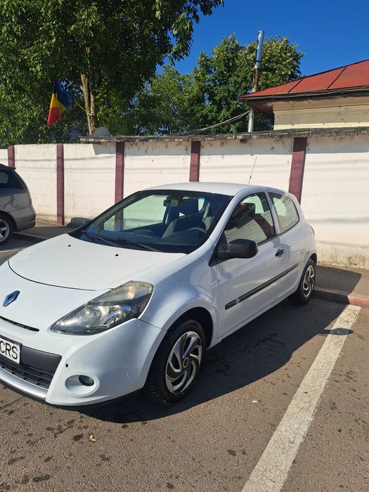Renault Clio III 1.5 DCI

An fabricatie 2011

Motor 1,5 dci cel mai du
