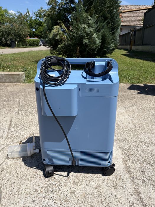 concentrator de oxigen Philips Respironics EverFlo de culoare albastră