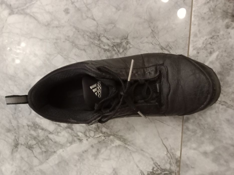 Адидас кроссовки