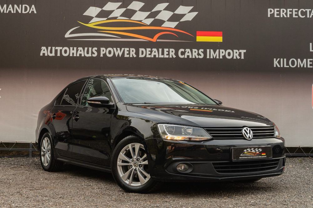 VW Jetta -2012-automat- navigatie-scaune incalzite-jante aliaj-senzori - credit auto / rate / cash