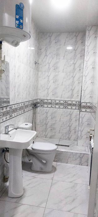 Olmazor tumani, Chorsu bozori yaqinida, 2 xonali uy, umumiy maydoni 75