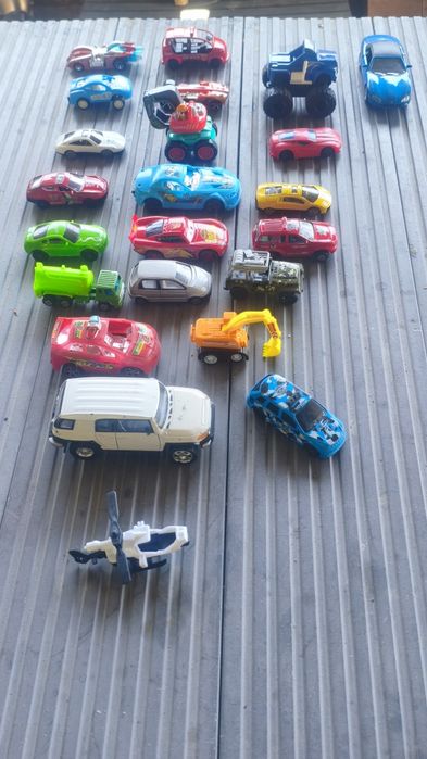 Машинки модельки и игрушки