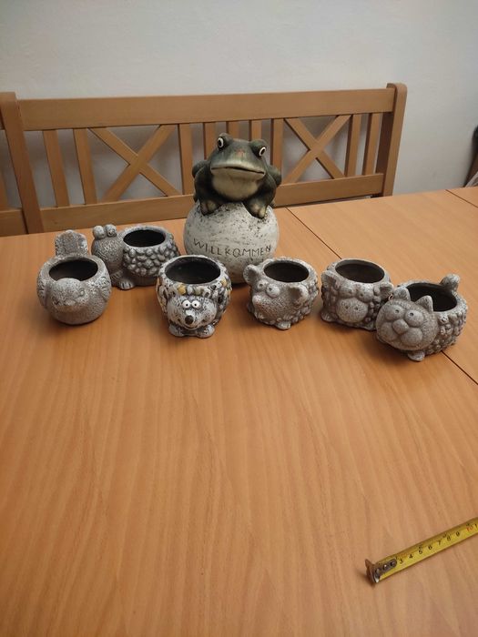 Комплект  от 7 декоративни фигури  с животни* 6 саксийки  за кактуси.
