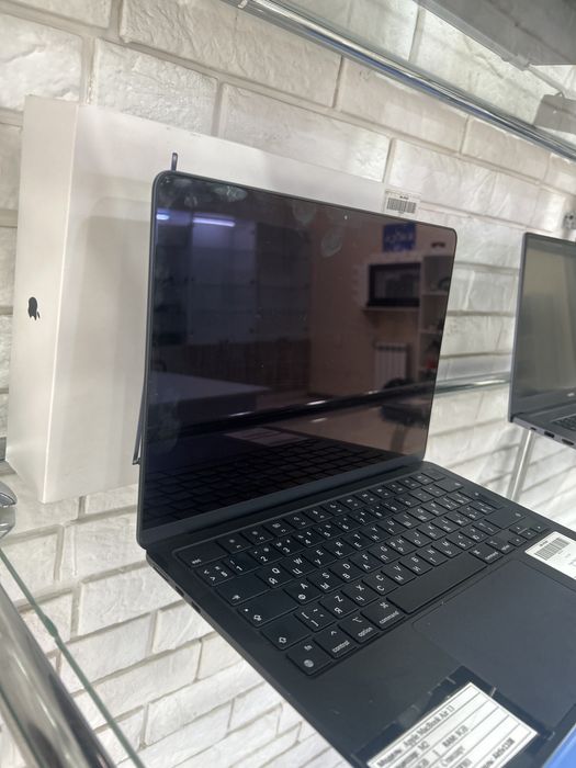 Apple Macbook Air 13 m2 2022год