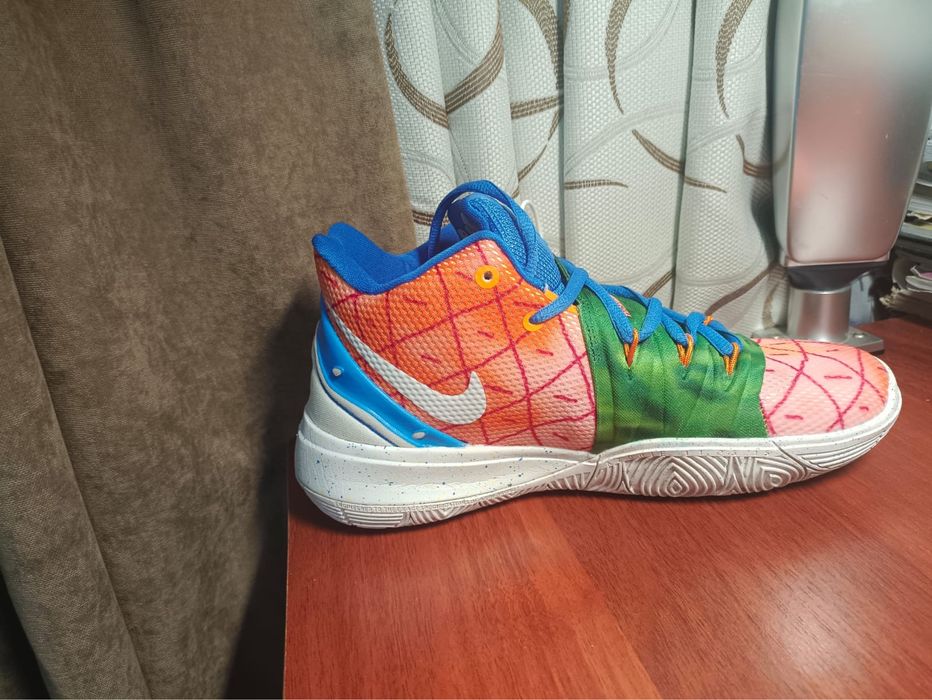 Продам кроссовки