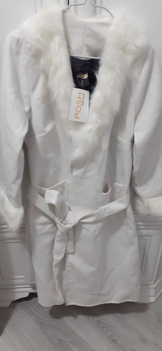 Haina iarna/palton Alb , cu blana,  ,nou , marimea L
