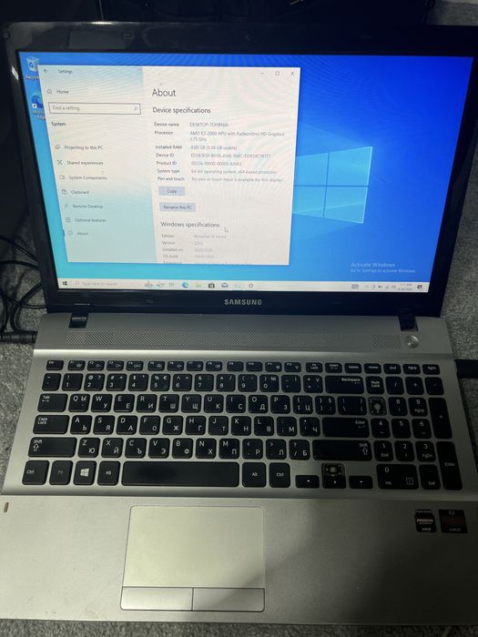 Лаптоп Samsung Ноутбук NP275E5E