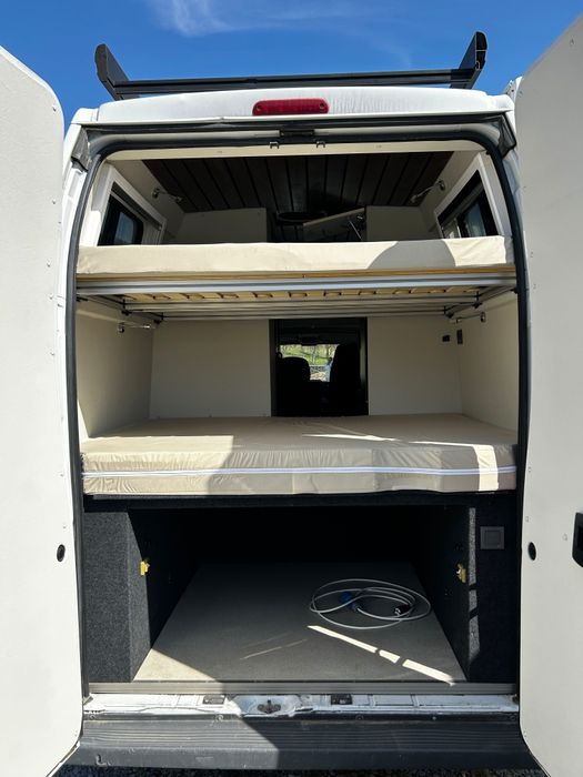 Camper impecabil ,schimb cu Tesla.
