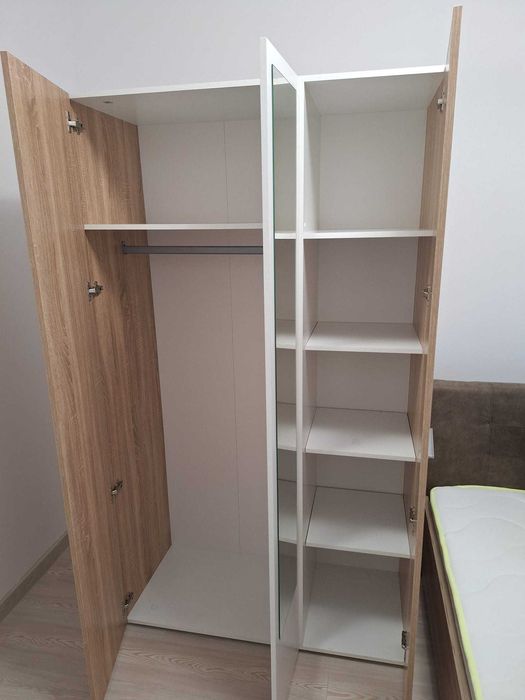 Dulap dormitor 3 uși cu oglindă - stare excelentă