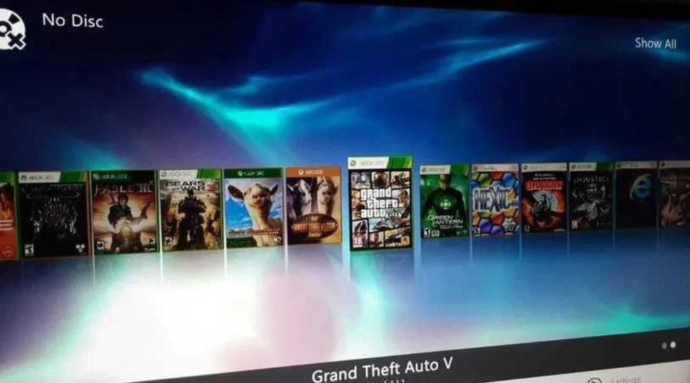 Xbox cu 2 joystick 512 gb