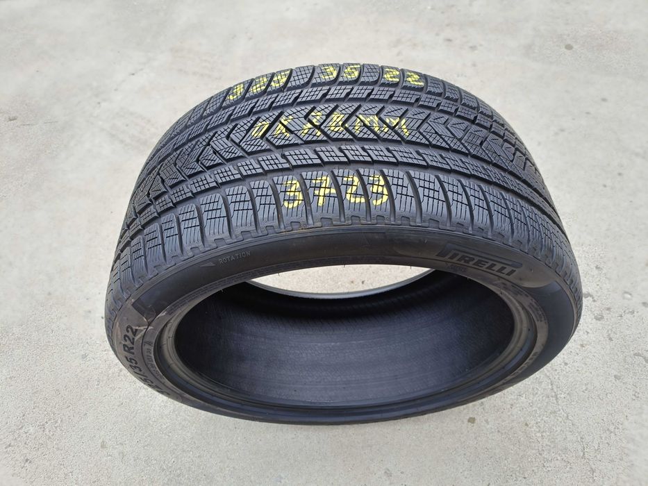O anvelopa iarna 325 35 22 pirelli scorpion winter